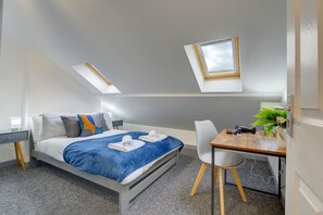 5 Schlafzimmer, Bügeleisen/Bügelbrett, kostenloses WLAN