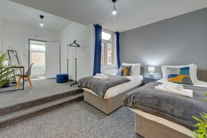 5 Schlafzimmer, Bügeleisen/Bügelbrett, kostenloses WLAN