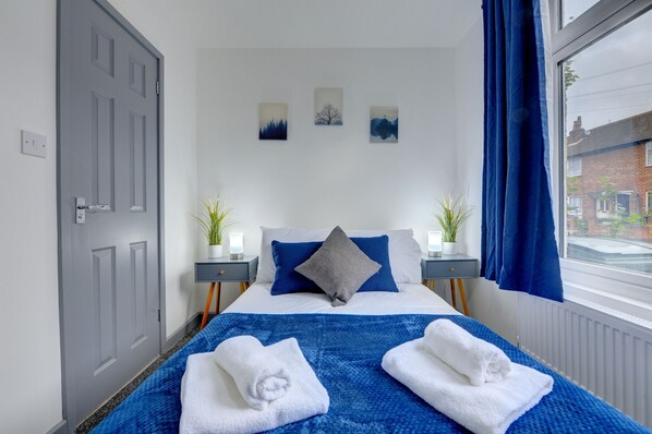 5 bedrooms, iron/ironing board, free WiFi