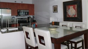 Dining - PENTHOUSE 3 Bedroom & 2 Bath on the 42th Floor (Miami)