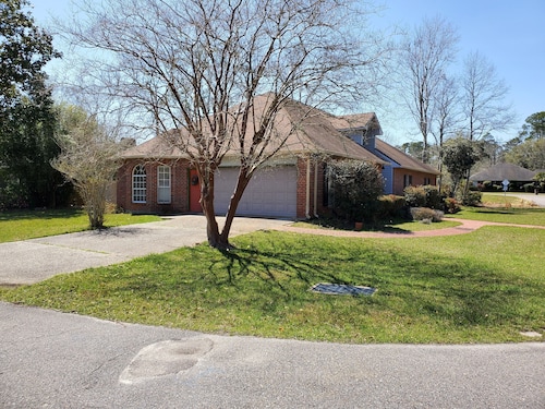 GULF COAST  LODGINGS.