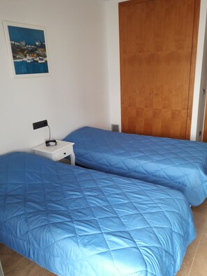 2 makuuhuonetta, silitysrauta/-lauta, Wi-Fi