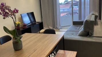 40-inch TV with cable channels