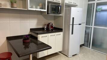 Family Duplex | Private kitchen | Fridge, microwave, oven, toaster