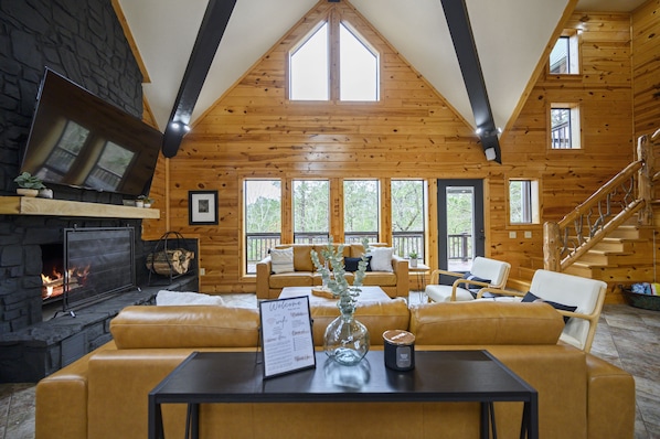 Smart TV, fireplace