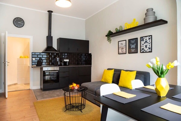 Entrance area with living space and kitchenette