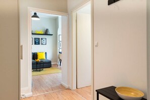 Interior - Kudamm plus AC plus SelfCheckIn (Berlin)