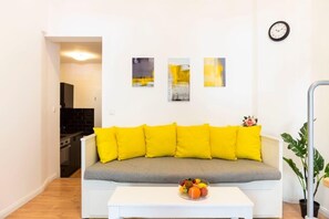 TV - Geräumiges Studio im Loft-Stil Online Check-In (Berlin)
