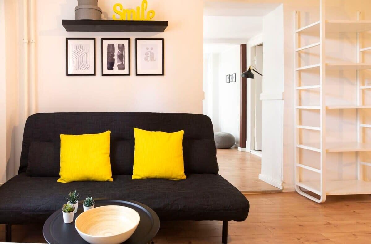 Een televisie en een kantoor