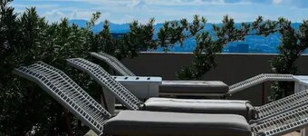 Infinity Pool Apartment