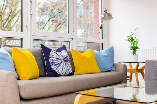 Spacious Central 3 Bedroom Apartment in Old Street