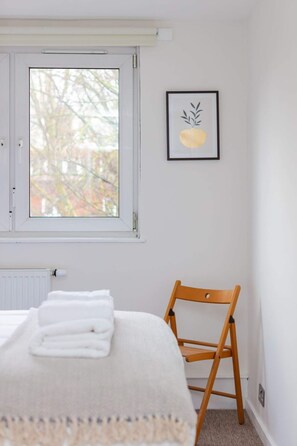 Perushuoneisto, useita sänkyjä | 3 makuuhuonetta, kannettavalle tietokoneelle sopiva työtila