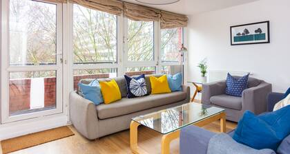 Spacious Central 3 Bedroom Apartment in Old Street