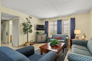 TV - Pet-Friendly Comfort in the Scenic North Myrtle Beach Area (Myrtle Beach)