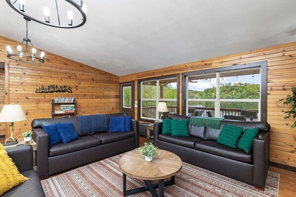 Smart TV, fireplace, DVD player, books