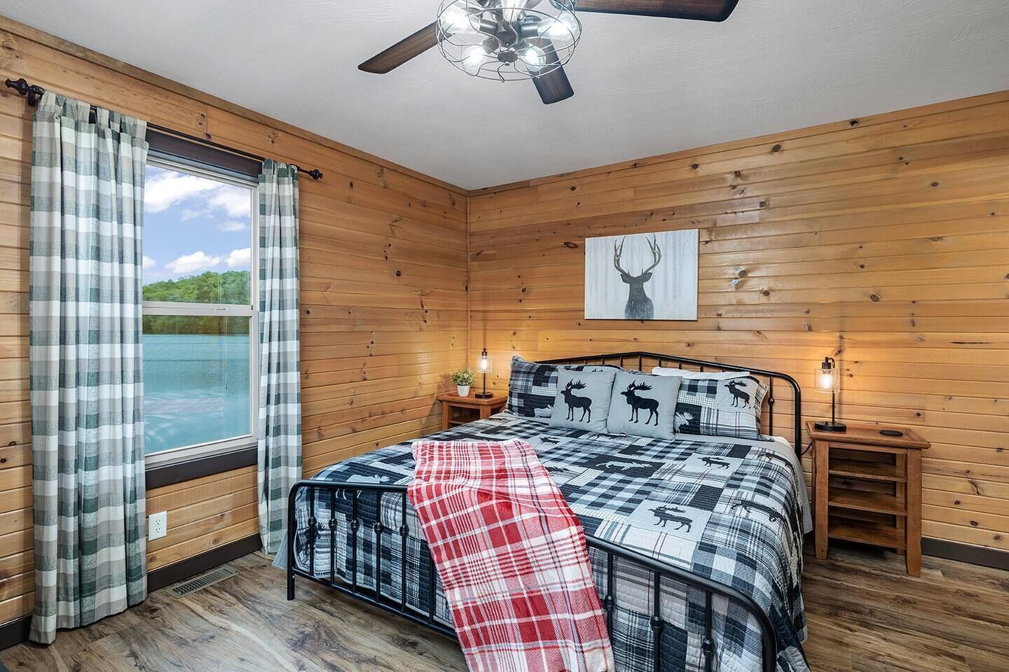 4 bedrooms, iron/ironing board, free WiFi, bed sheets