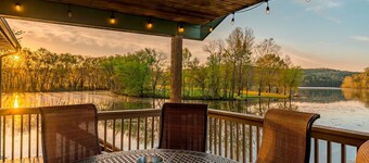 Views! Lakefront Hot Tub, Kayaks, Firepit, & Pool! Disc Golf, Park, & Playground