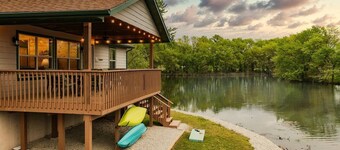 Views! Lakefront Hot Tub, Kayaks, Firepit, & Pool! Disc Golf, Park, & Playground