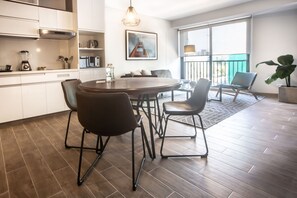 In-room dining - Soho Apartments in Miraflores by Wynwood-House (Lima)