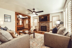 Smart TV, chimenea