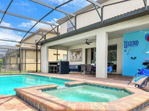 Outdoor pool, a heated pool - Magical Theme Rooms, Water Park, Arcade, Sleep 18! 15 mins to Disney (Kissimmee)