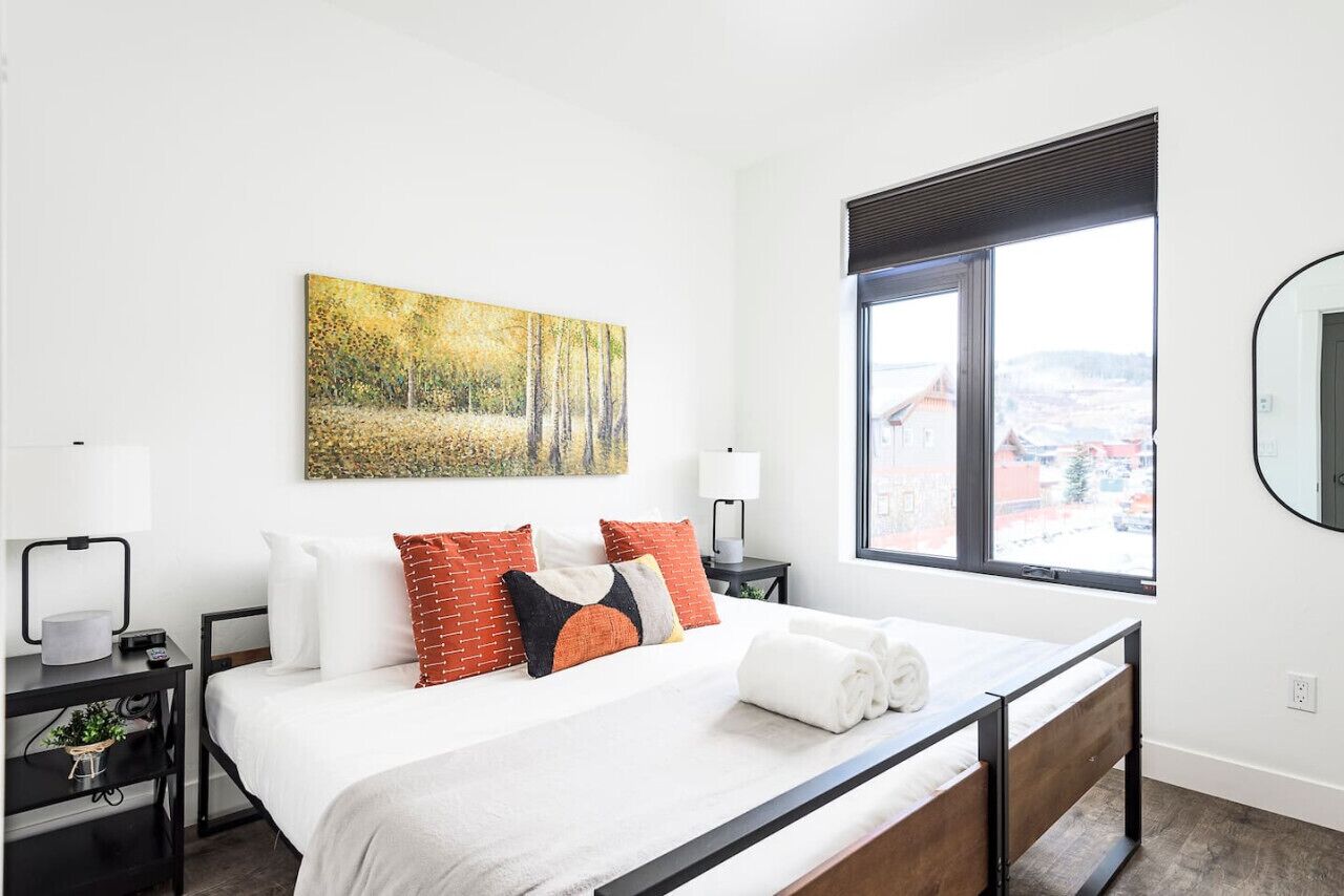 2 slaapkamers, een strijkplank/strijkijzer, gratis wifi, beddengoed