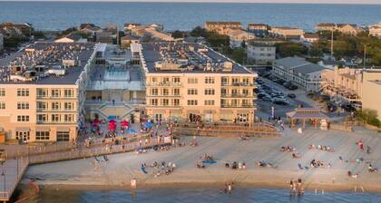 Beautiful 2BR, 2BA Just Minutes from the Beach