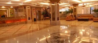 Sunny Holiday Hotel