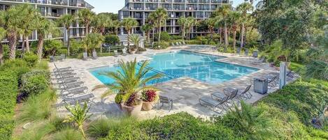 Una piscina cubierta, una piscina climatizada