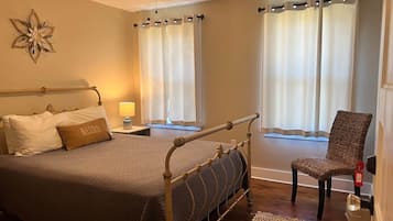 3 bedrooms, desk, iron/ironing board, WiFi