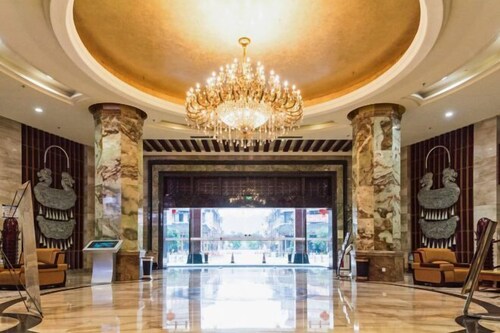 Golden Lusheng International Hotel