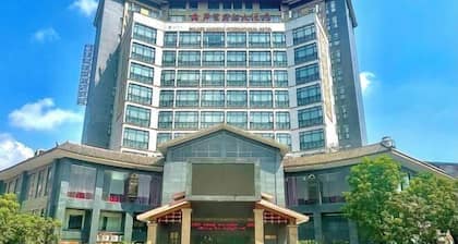 Golden Lusheng International Hotel