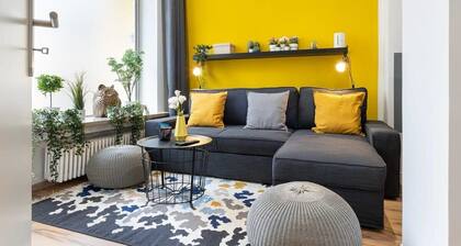 Big Central Apartment near Rotkreuzplatz with 3 BR for 12 PAX