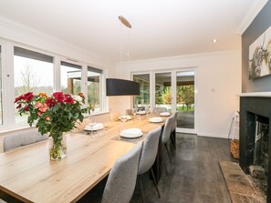 Cottage | Private kitchen | Fridge, dishwasher, electric kettle, toaster - Boat House (Aberdeen)