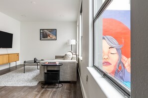 Building design - Reside Seattle Downtown, a Wyndham Residence (Seattle)