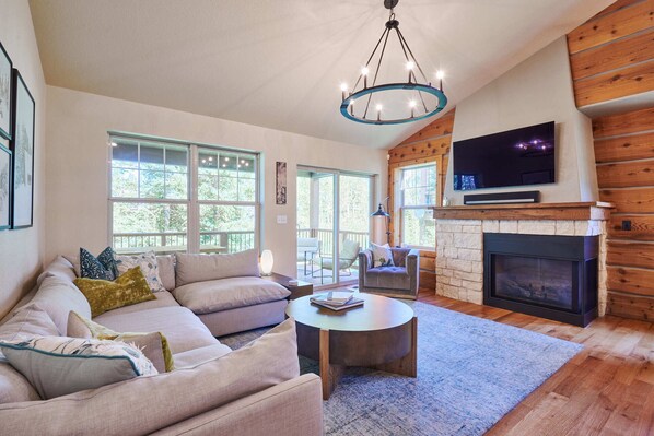 Smart TV, fireplace, books, video library - Luxurious and Pristine Winter Park Cabin w Deck Views & Private Hot Tub (Fraser)