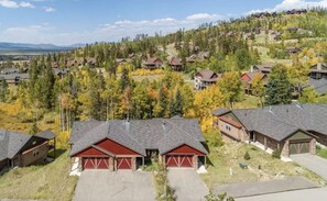 Exterior - Luxurious and Pristine Winter Park Cabin w Deck Views & Private Hot Tub (Fraser)