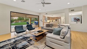 Smart TV, fireplace, ping pong