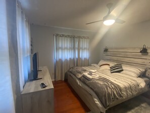 2 bedrooms, iron/ironing board, free WiFi, bed sheets