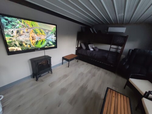 Cabin 1 at the Pallet Factory