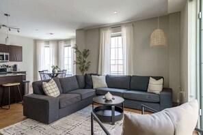 テレビ、書斎 / ワークスペース