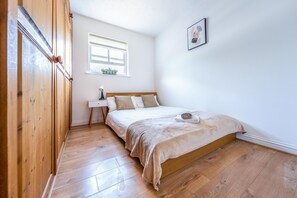 Business Apartment, Private Bathroom | 2 bedrooms - Stansted Airport & Bishops Stortford Town Centre Professional Apartment (Bishop's Stortford)