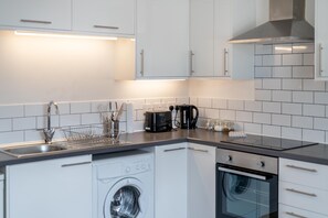 Business Apartment, Private Bathroom | Shared kitchen - Stansted Airport & Bishops Stortford Town Centre Professional Apartment (Bishop's Stortford)