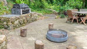Outdoor dining - Billagunyah - Rainforest Retreat (UPPER KANGAROO RIVER)