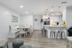 Dining - 542 Augusta Dr.-Renovated, Resort Pools, On Golf Course, 6 Seat Golf Cart, (Miramar Beach)