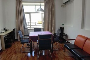 Unclassified image, 4 of 40, button - Renrenshun Hotel (Haifeng)