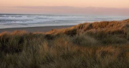 Bowie & Jay's Beach House - Pet Friendly