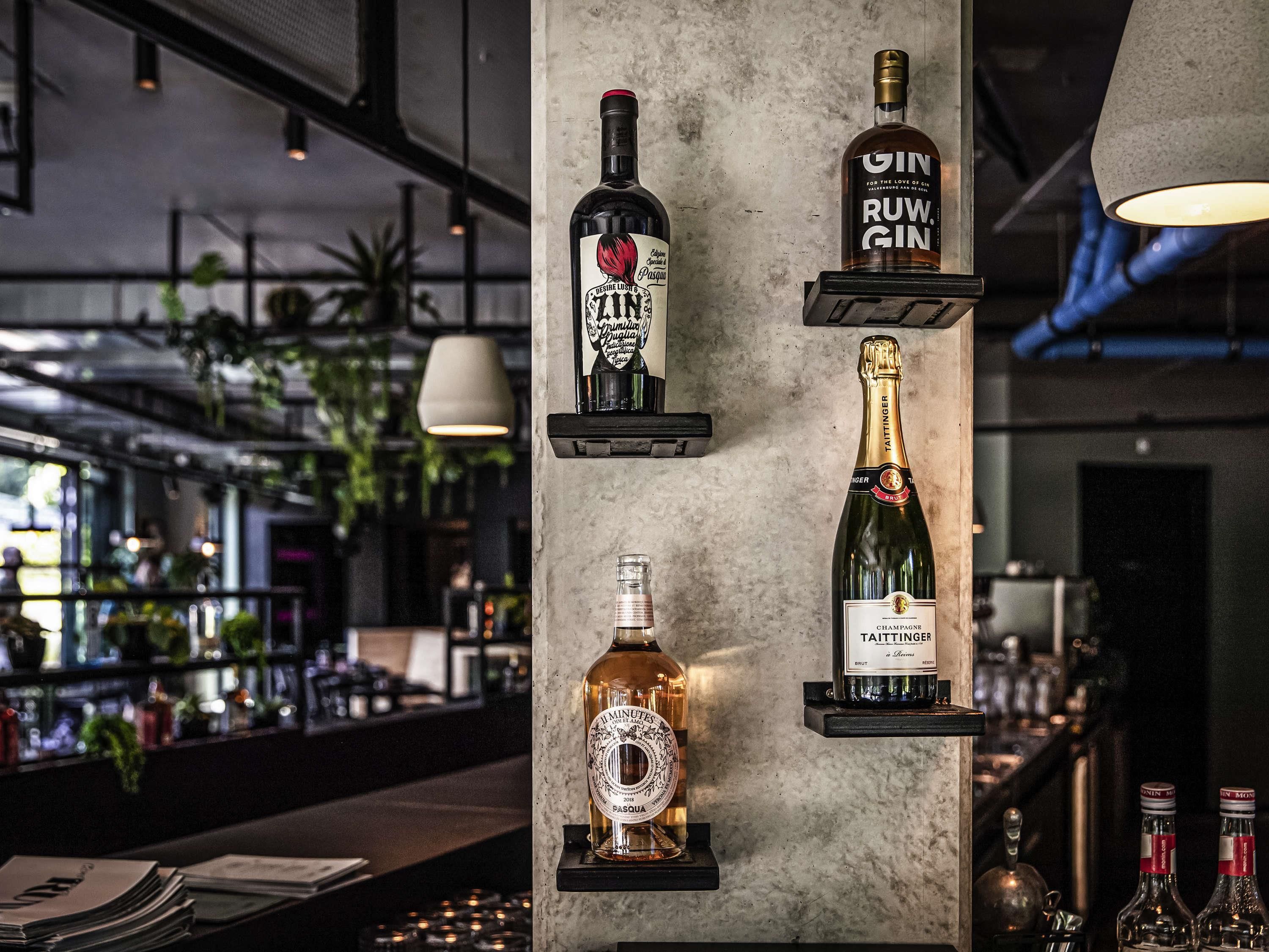 酒吧（店内）