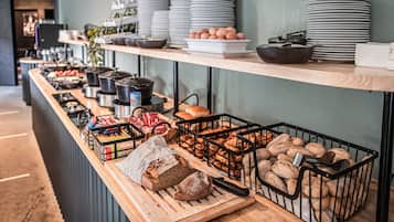 Daily buffet breakfast for a fee