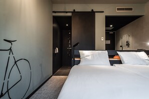 Quarto conforto, 1 cama de casal | 1 quarto, frigobar, cofres nos quartos, escrivaninha